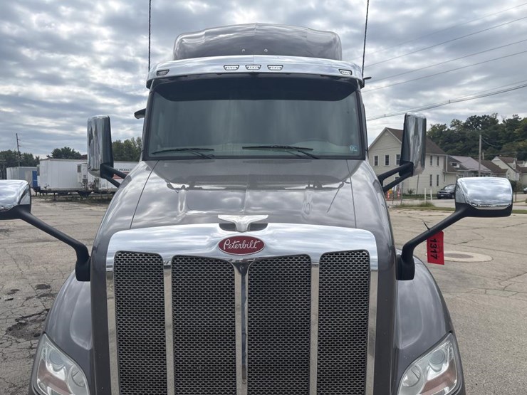 2017-peterbilt-579-image-13