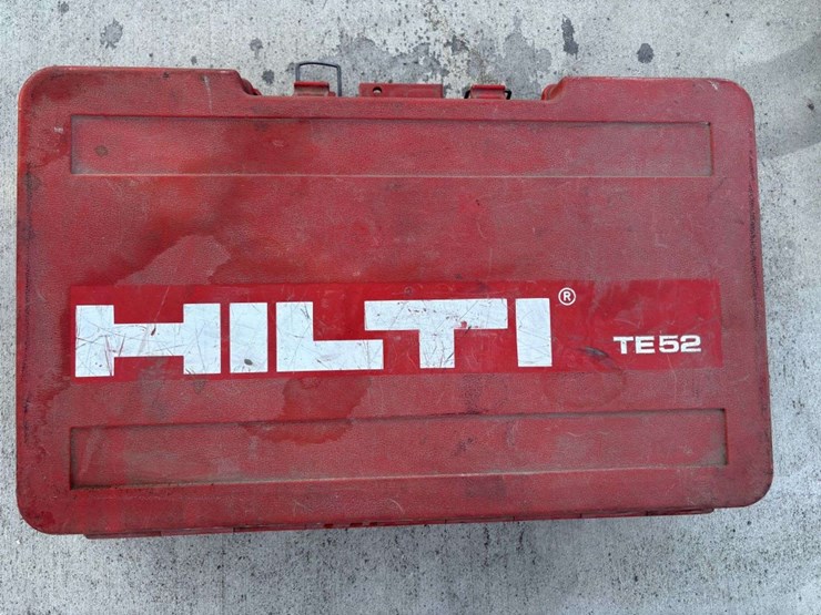 hilti-te52-hammer-drill,-with-(2)-drill-bits,-jackhammer-bit,-in-steeltex-case-image-5
