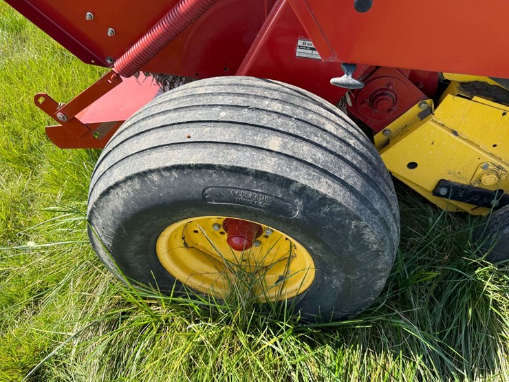 new-holland-688-image-4