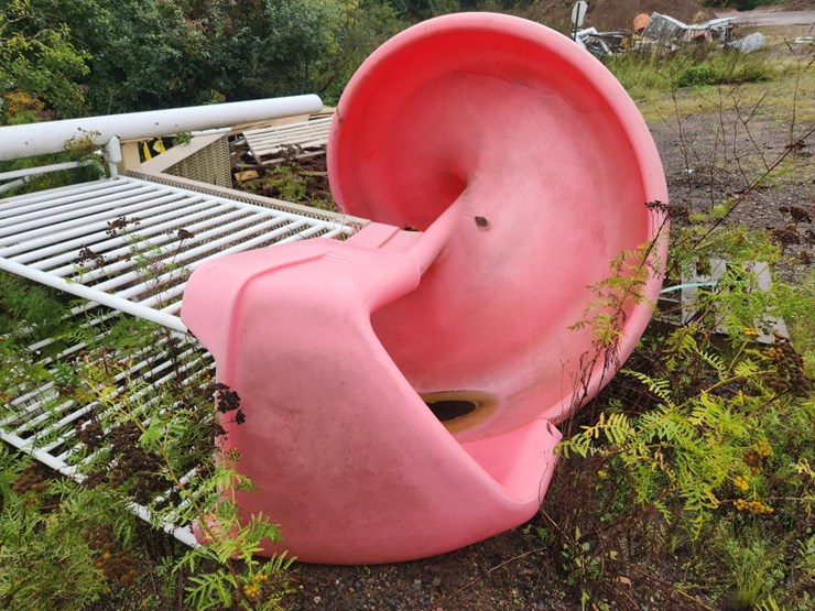 #2800-•-playground-slide-image-4