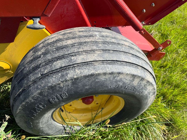 new-holland-688-image-5