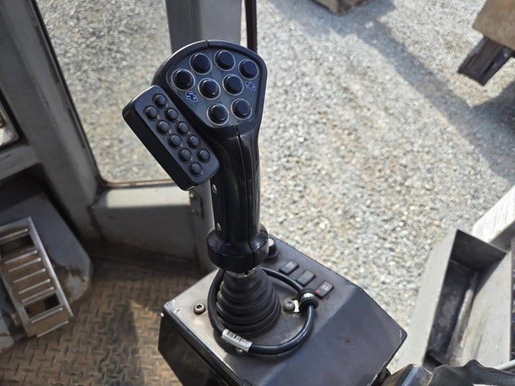 2010-timberpro-tn725b-image-74