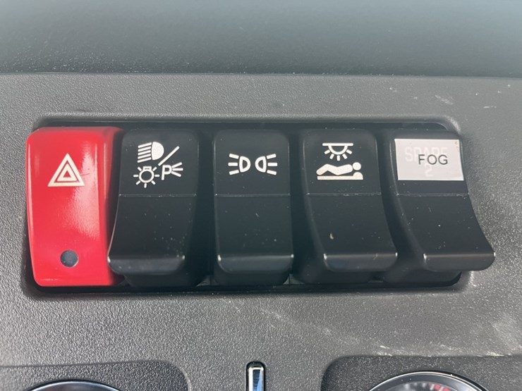 2020-kenworth-t680-image-116