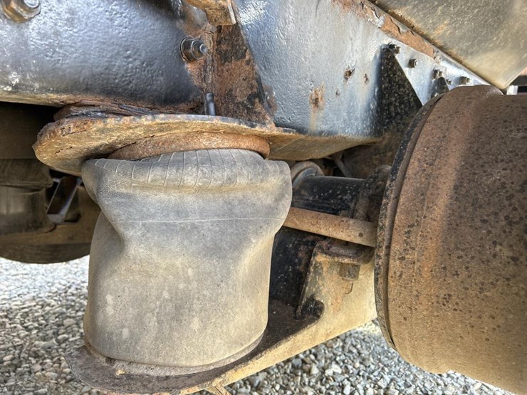 1995-mack-dm690s-image-34