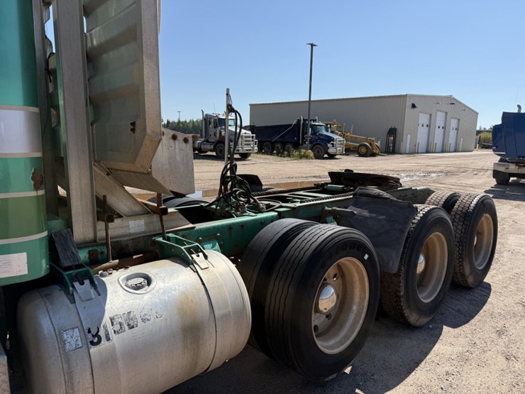 #1752-•-1979-peterbilt-day-cab-heavy-haul-image-11