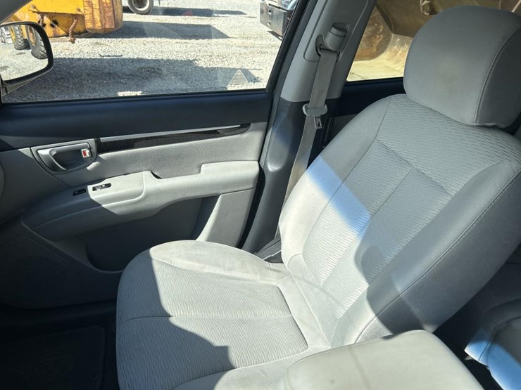 2009-hyundai-santa-fe-image-36