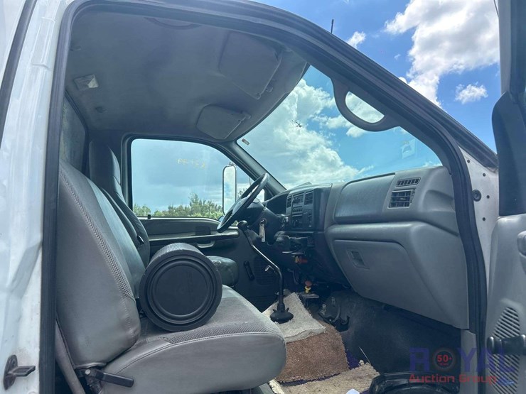 2005-ford-f750-image-27