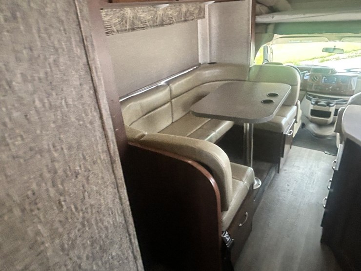 2017-ford-e450-image-61