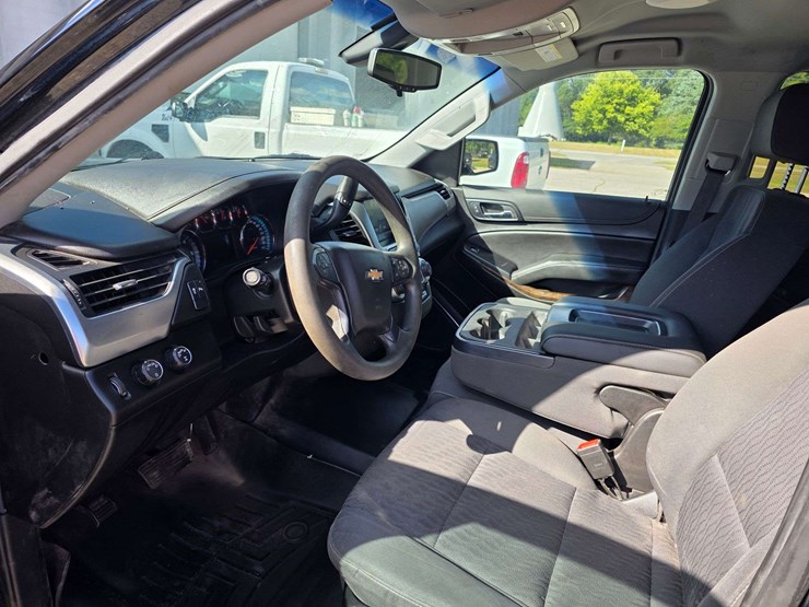 2019-chevrolet-tahoe-image-23