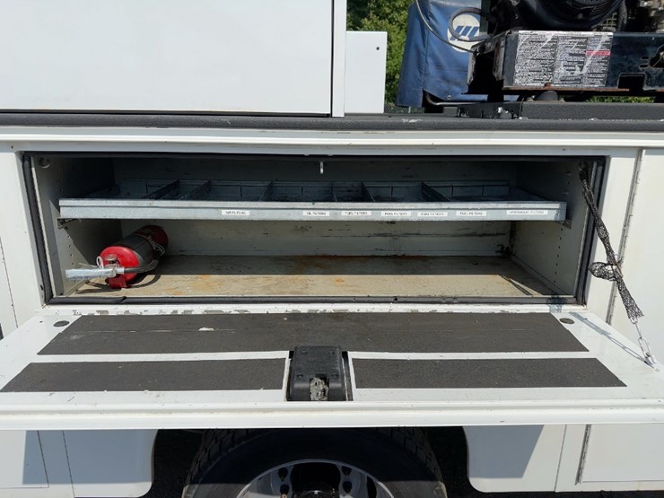 2017-ford-f550-xl-image-15