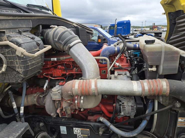 2019-peterbilt-579-image-41