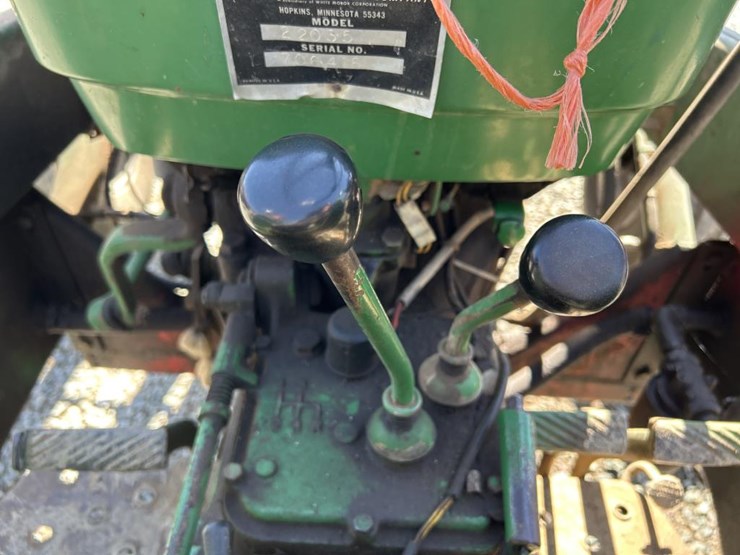 #5217-•-oliver-tractor-w/-loader-image-45