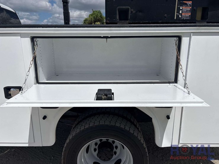 2017-ford-f550-image-19