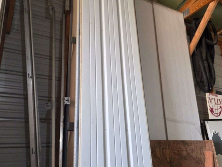 (1)-used-12’-x-11’2”-garage-door,-¾”-foam-insulation,-comes-with-all-track-(high-lift-track-up-to-14-image-3