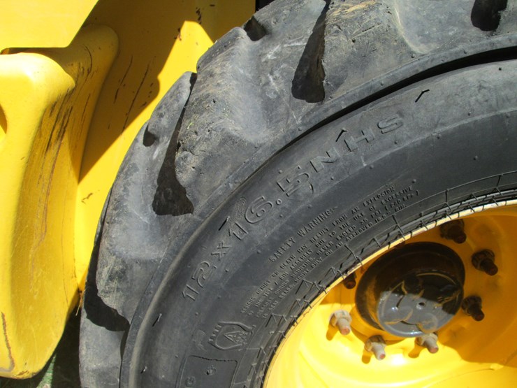 new-holland-l228-image-13
