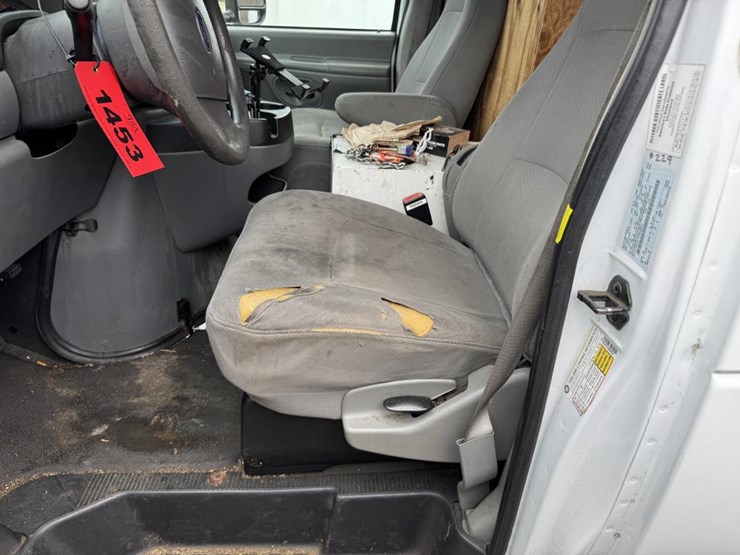 2008-ford-cargo-image-24