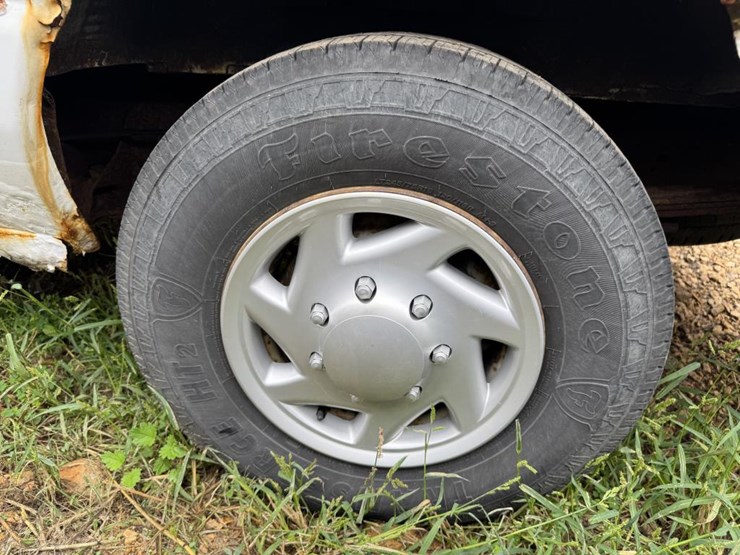 2008-ford-cargo-image-47