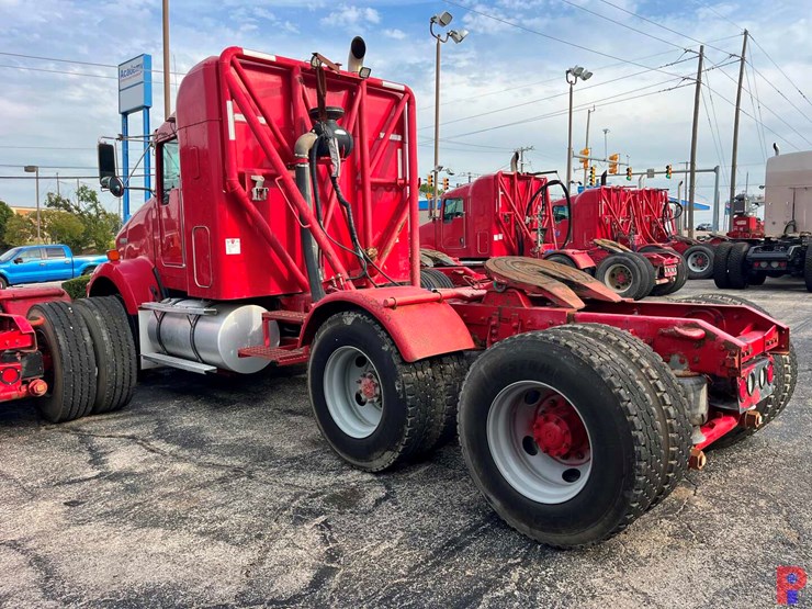 2009-kenworth-t800-image-3