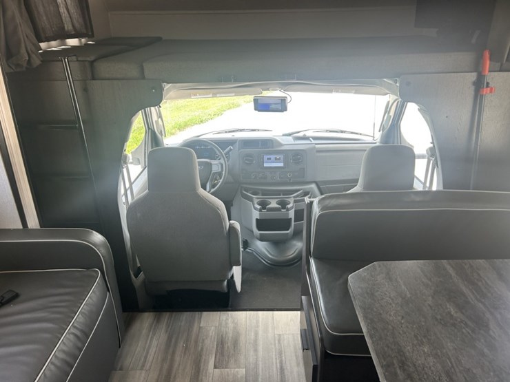 2023-ford-e450-image-64