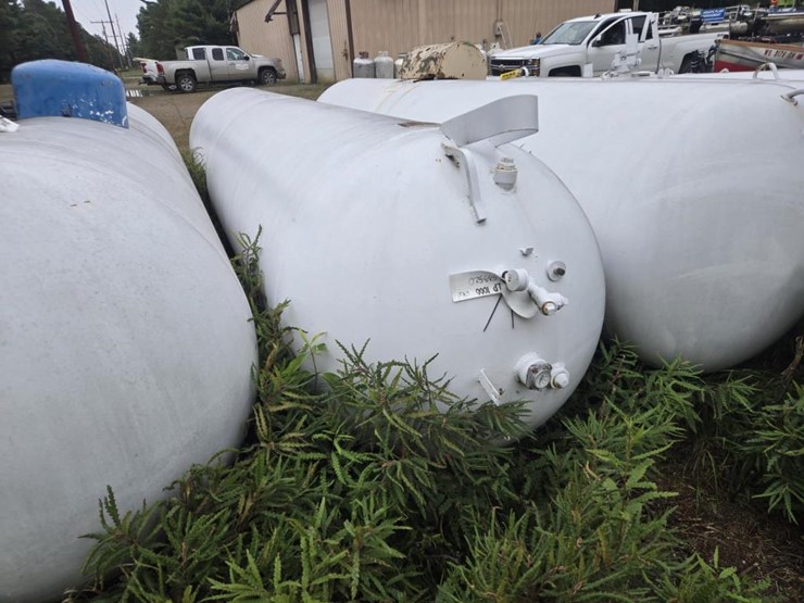 #2838-•-butler-1000-gallon-lp-tank-image-2