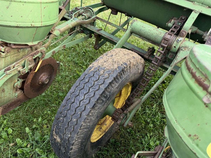john-deere-494a-4r38”-planter,-markers,-fert-boxes,-autolube-greaser,-works,-*must-be-removed-in-10-image-6