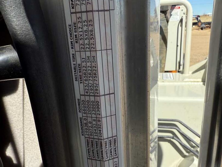 2019-peterbilt-367-image-9