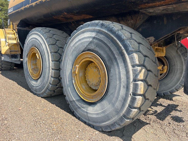 2005-caterpillar-740-image-18