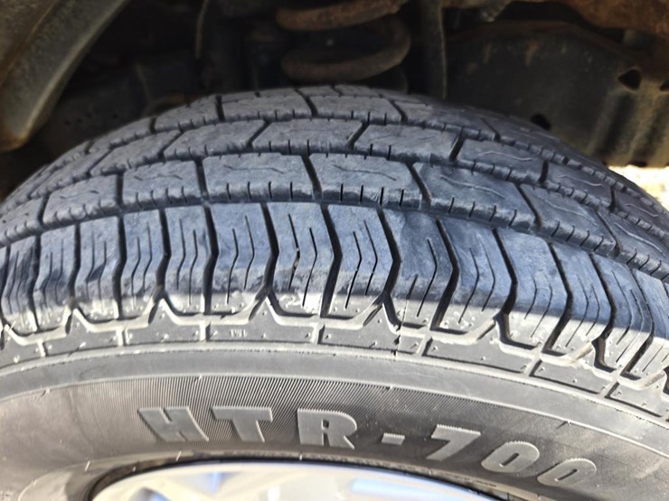 2013-ford-cargo-image-49
