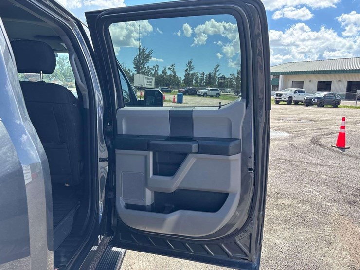 2020-ford-f150-image-19