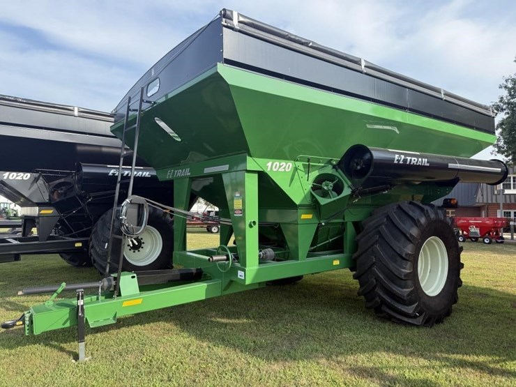 we-are-your-ez-trail-dealer.-image-2