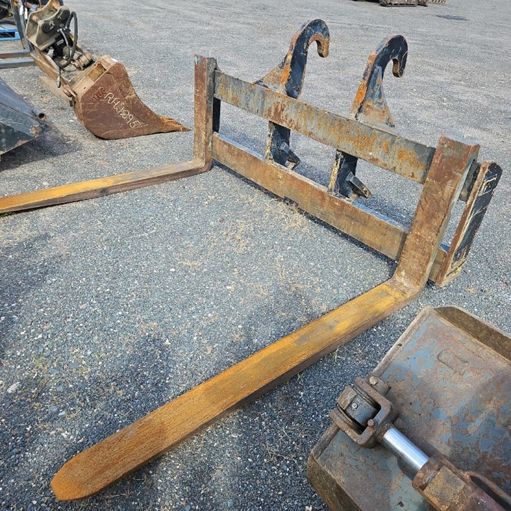 CATERPILLAR 72" WHEEL LOADER FORKS