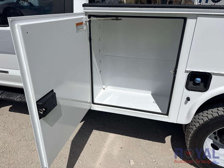 2017-ford-f550-image-18