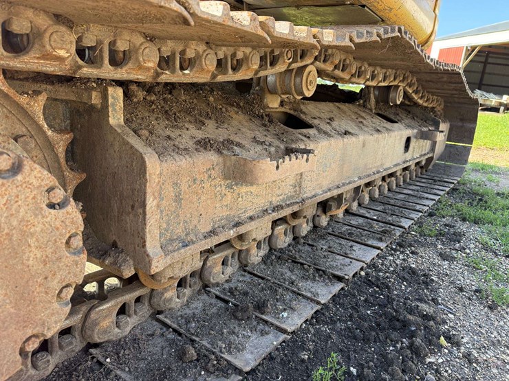 deere-225d-lc-image-23