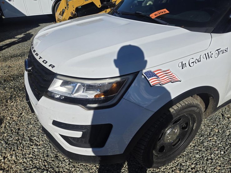 2018-ford-explorer-image-9