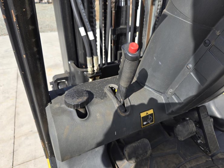 hyundai-25lc-7m-image-34