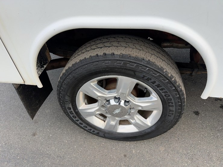 2015-chevrolet-silverado-image-9