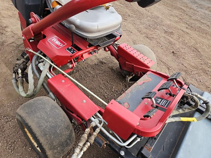 toro-greensmaster-3100-image-11