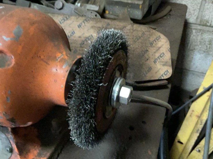 #114-•-central-machinery-8”-bench-grinder-image-5