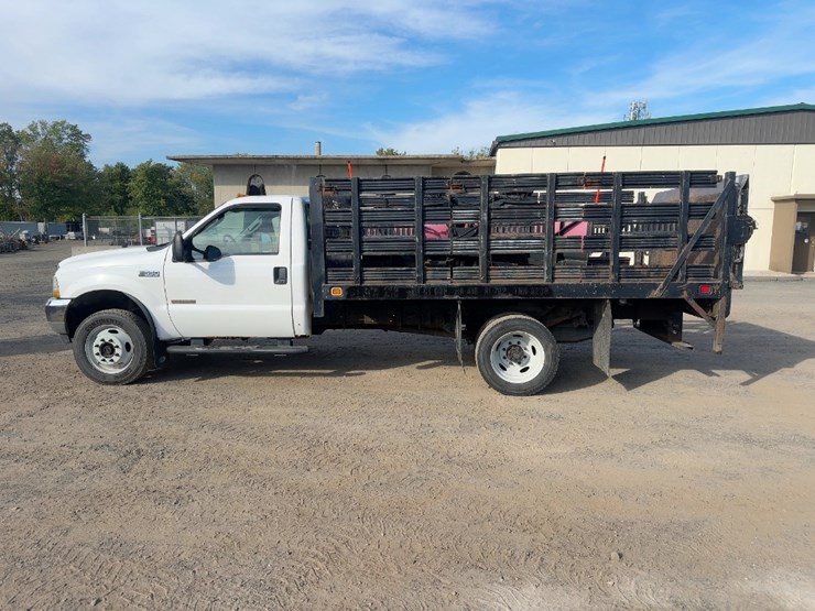 2004-ford-f550-xl-image-2