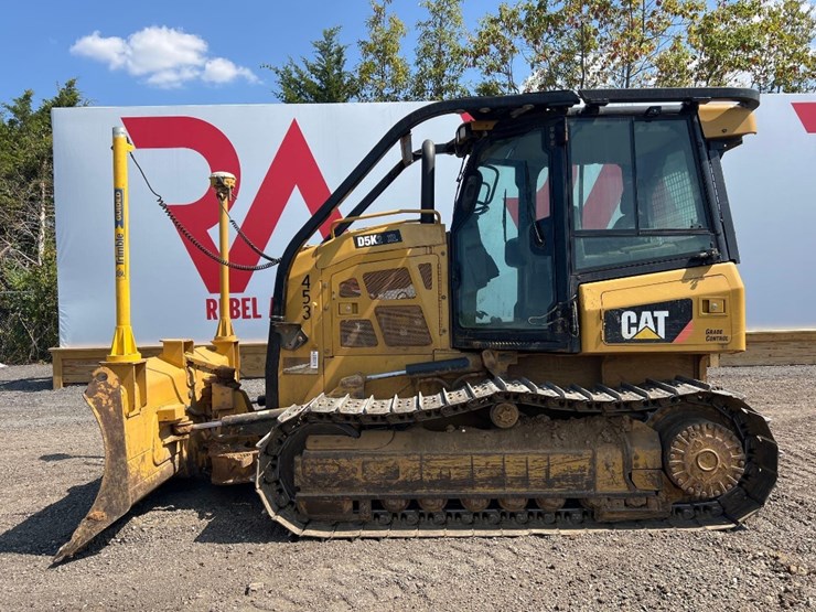 2016-caterpillar-d5k2-xl-image-1