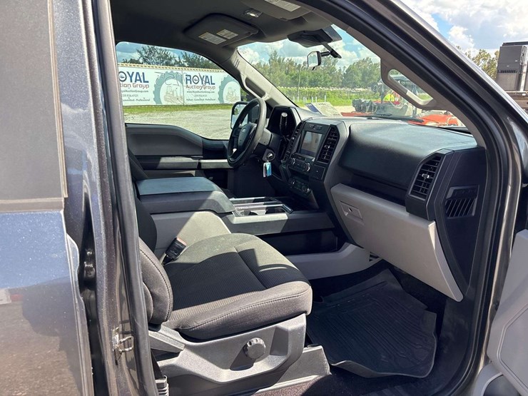 2020-ford-f150-image-22