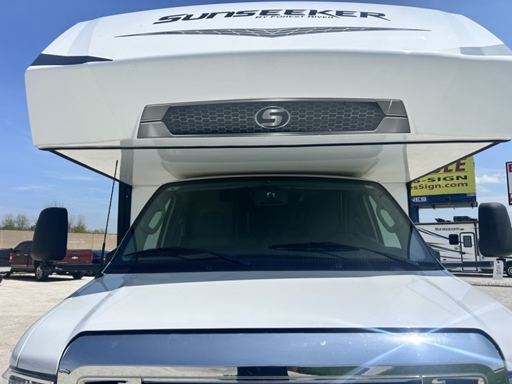 2023-ford-e450-image-27