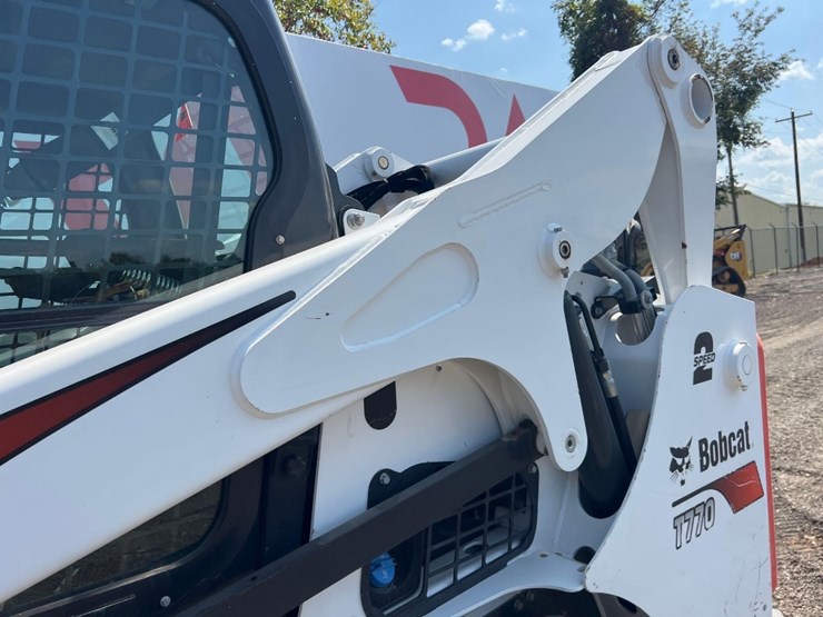 2023-bobcat-t770-image-20