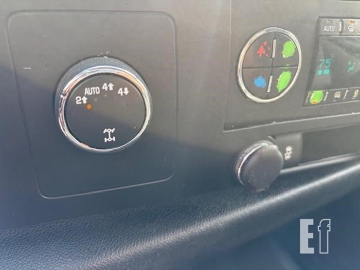 2013-chevrolet-silverado-1500-lt-image-12