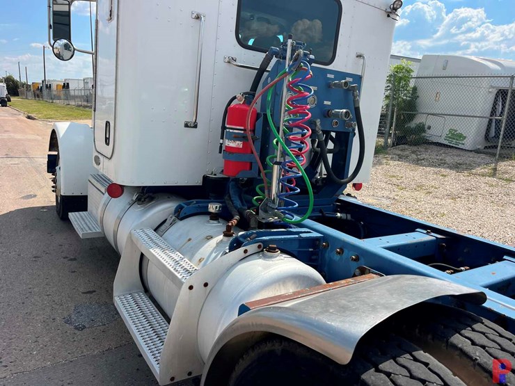 2006-peterbilt-378-image-5