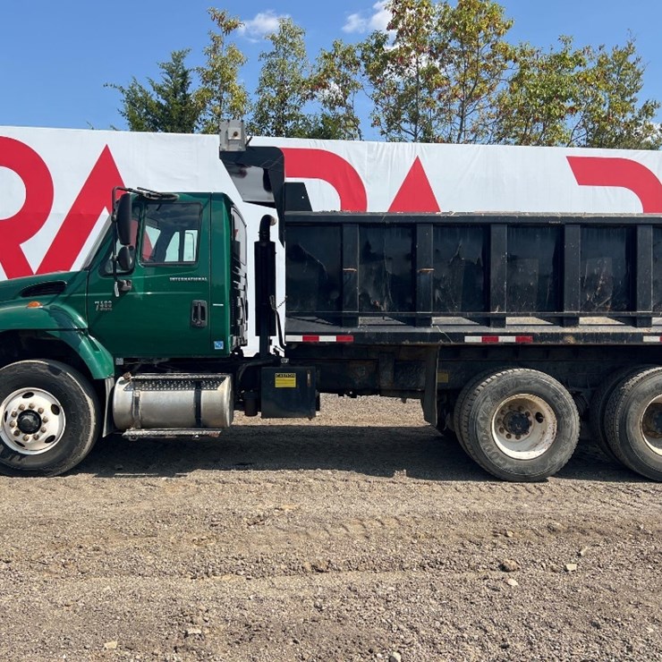 2006 INTERNATIONAL 7400
