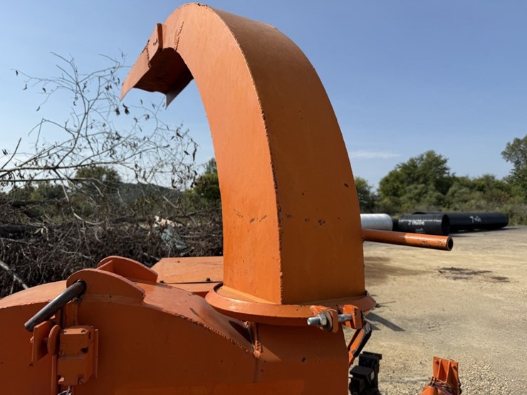 #1233-•-towable-wood-chipper-image-23