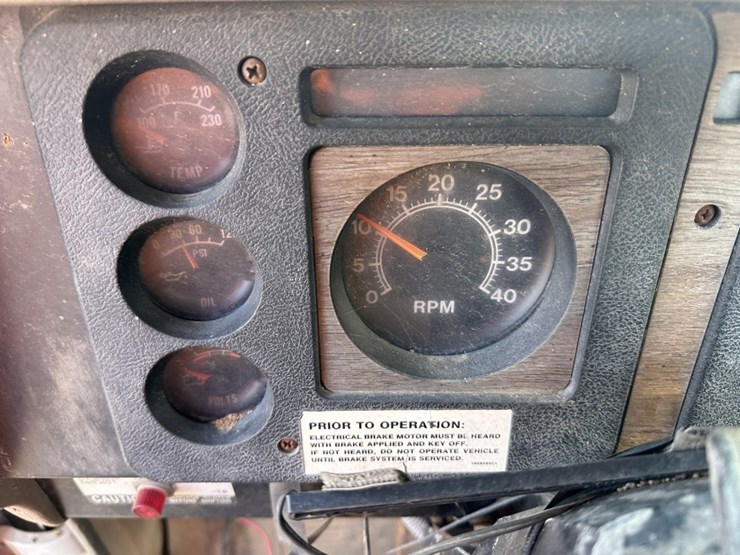 #1414-•-1986-international-1654-straight-truck-image-32