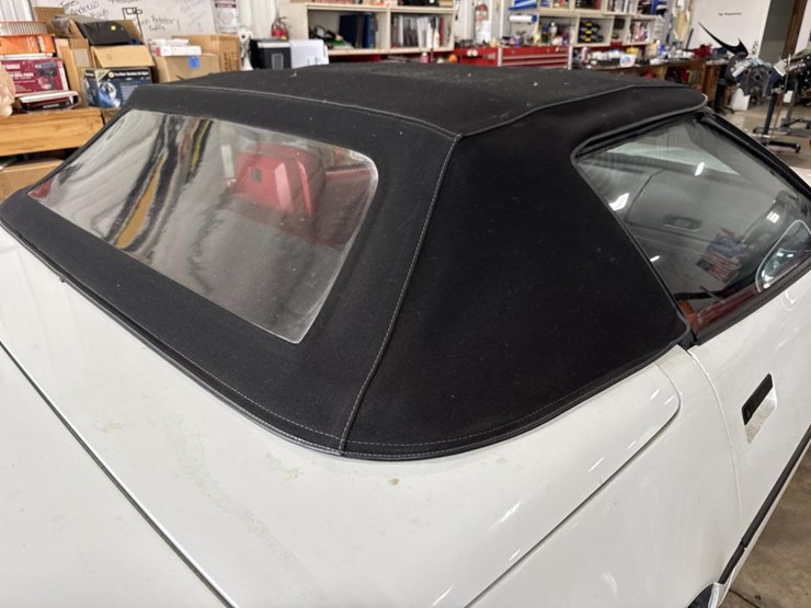#1399-•-1990-chevrolet-corvette-convertible-car-image-32
