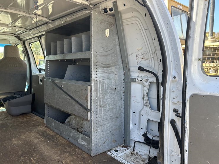 2014-ford-e250-image-34
